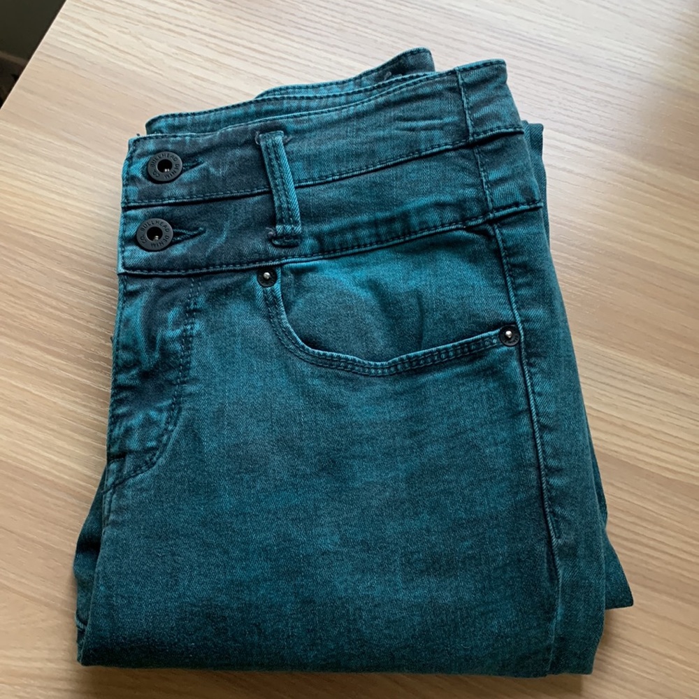 Blue/green Jeans